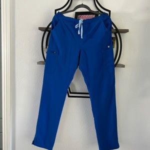 Yola skinny straight leg fig scrubs size Medium (tall)